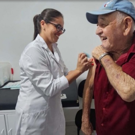 Paraná aplica 153,9 mil doses contra influenza no início da campanha de vacinação 2026