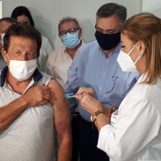 Paraná aplicou 27 mil doses das vacinas contra a Covid-19 no feriado de Tiradentes