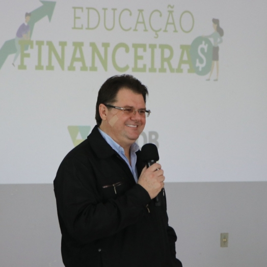 Participantes do projeto ‘Academia da Saúde’ recebem palestra sobre educação financeira em São Miguel do Iguaçu