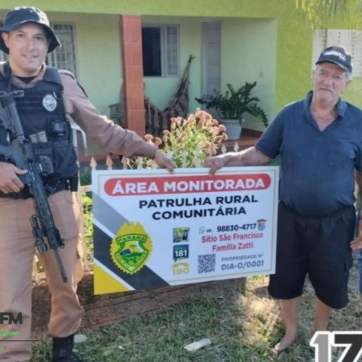 Patrulha Rural inicia entrega de placas em propriedades de Santa Helena e Diamante do Oeste