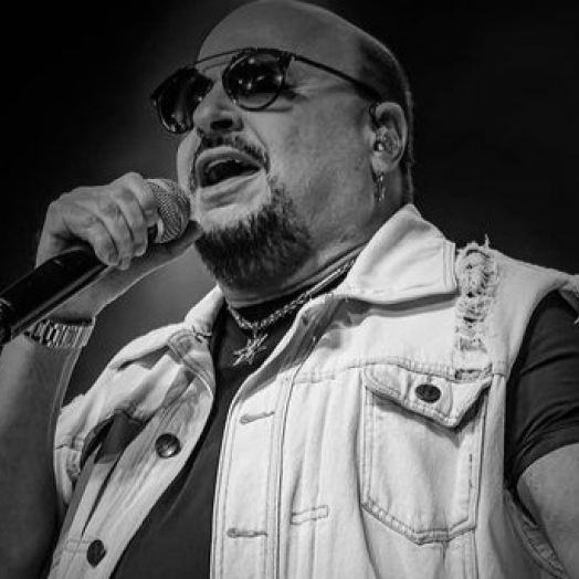 Paulinho, vocalista do Roupa Nova, morre após contrair Covid-19
