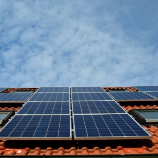 Paulo Vasatta busca criação de projeto para implantação de energia fotovoltaica em comércios e indústrias de Santa Helena