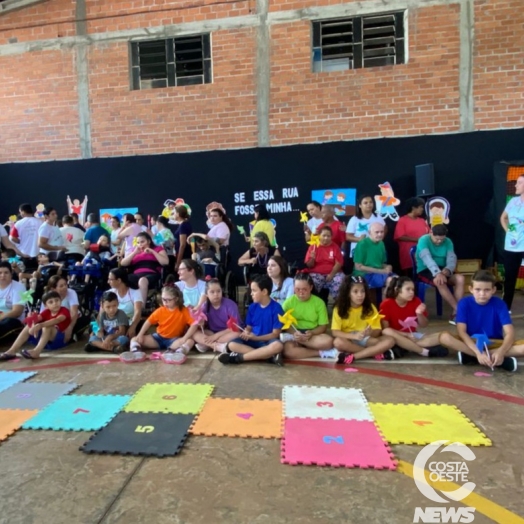 Pestalozzi de São Miguel do Iguaçu realiza confraternização entre alunos e padrinhos