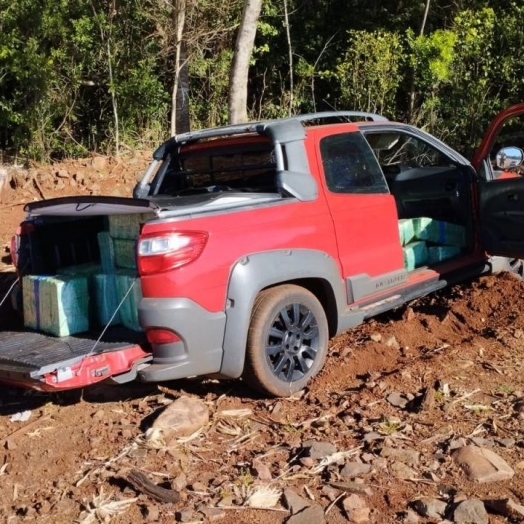 PF apreende 800 kg de droga em Santa Helena após tentativa de fuga