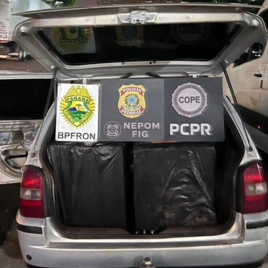 PF apreende veículo carregado com cigarros contrabandeados em Itaipulândia