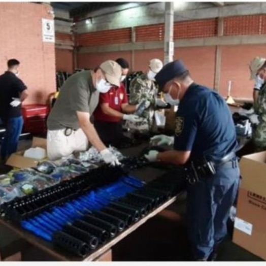PF cumpre mandado de busca e apreensão em Foz do Iguaçu contra o tráfico internacional de armas