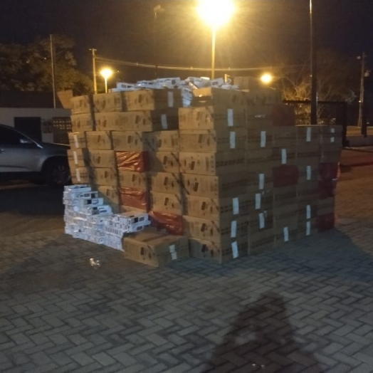 PF e BPFRON apreendem 100 mil carteiras de cigarros paraguaios em depósito clandestino