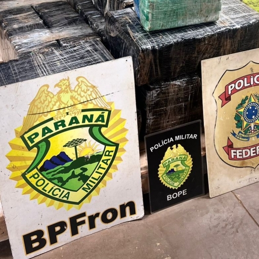 PF e Polícia Militar apreendem mais de 200 kg de maconha às margens do Rio Paraná, em Foz do Iguaçu