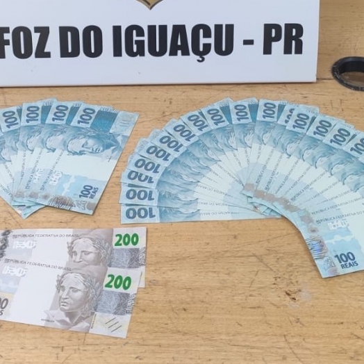 PF prende indivíduo com cédulas falsas