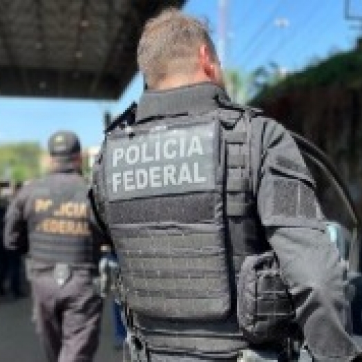 PF realiza extradição de foragido ligado à facção criminosa paulista