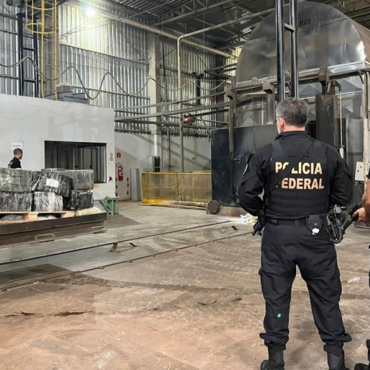 PF realiza operação para incinerar 9 toneladas de entorpecentes