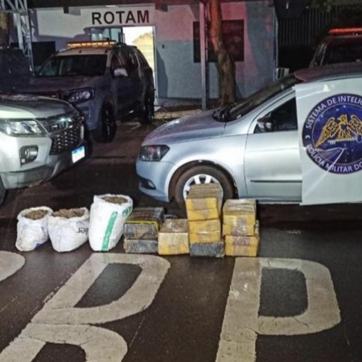 PM apreende carro com mais de 100 quilos de maconha e murruga que saiu de Santa Helena