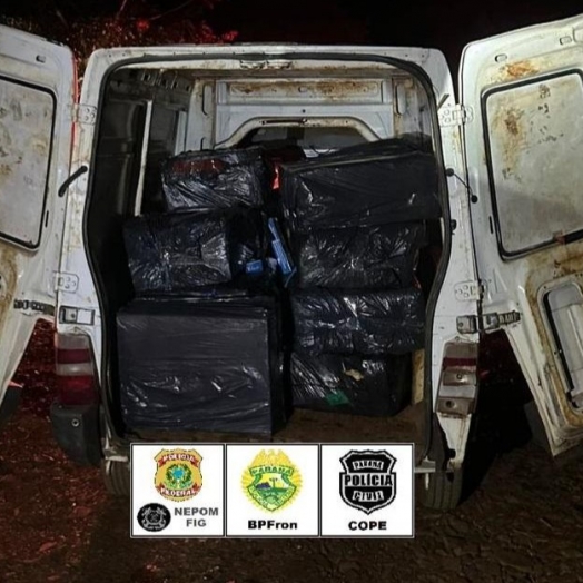Polícia apreende barco, veículo e cigarros contrabandeados em Itaipulândia