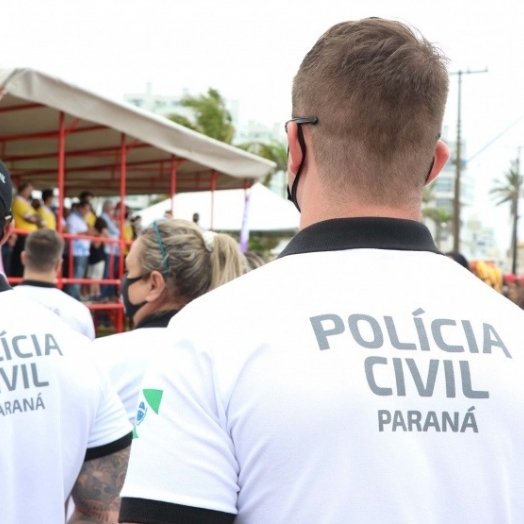 Criança fica perdida dos pais na praia de Matinhos e Polícia Civil alerta para uso de pulseirinha
