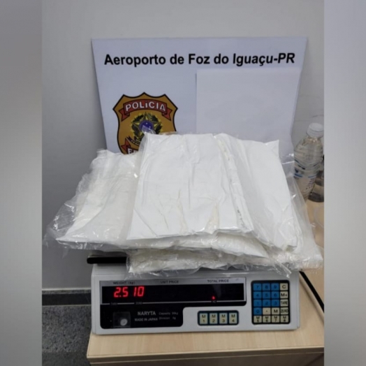 Polícia Federal prende mulher com cocaína no aeroporto de Foz do Iguaçu