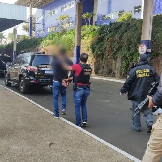 Polícia Federal recebe extraditado do Paraguai em Foz do Iguaçu