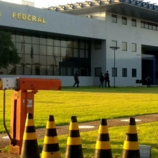 Polícia Federal recebe preso extraditado do Paraguai