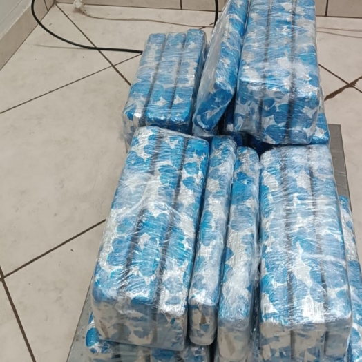 Polícia Militar apreende adolescente com  20Kg de maconha em Foz do Iguaçu