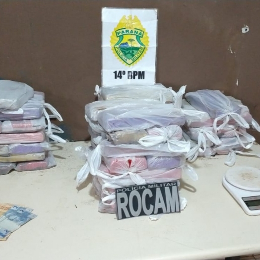 Polícia Militar apreende quase 40 quilos de maconha em ônibus