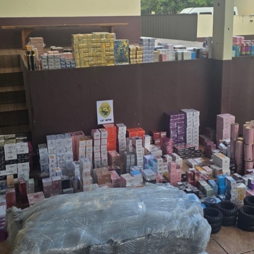 Polícia Militar apreende veículo carregado com mercadorias contrabandeadas em São Miguel do Iguaçu