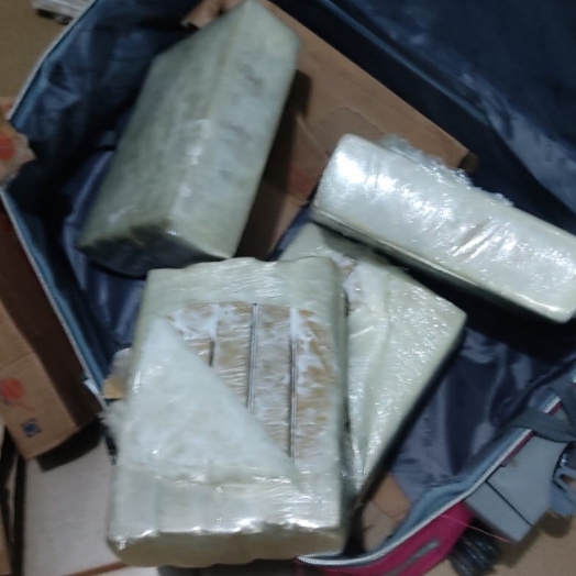 Polícia Militar prende mulher com 21kg de maconha em Medianeira