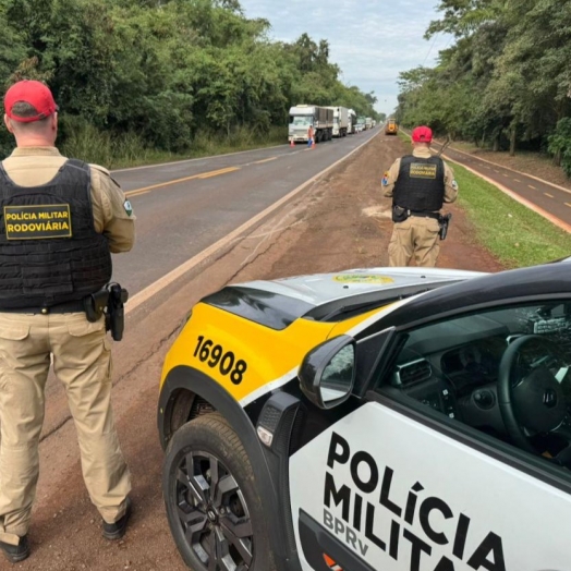 Polícia Rodoviária faz controle do trânsito durante melhorias na PR 317 em Santa Helena