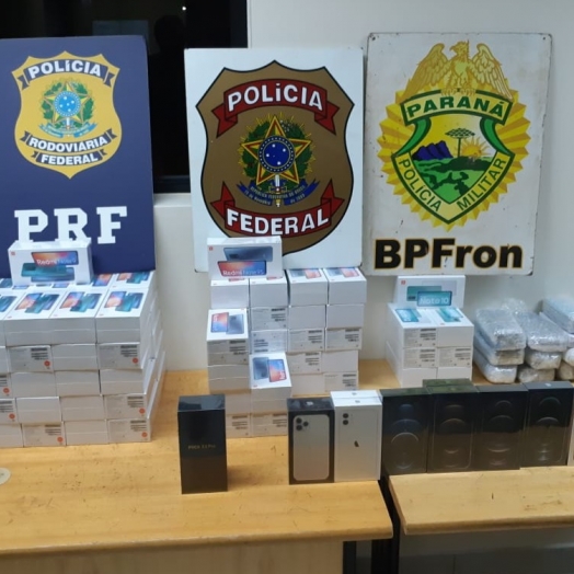 Policiais apreendem ônibus com descaminho na BR 277, próximo a Céu Azul