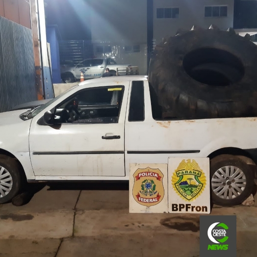 Policiais apreendem pneus em veículo abandonado em Santa Helena