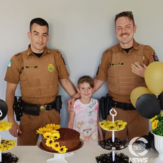 Policiais de Santa Helena promovem surpresa no aniversário da pequena Vitória Wesseling Braun