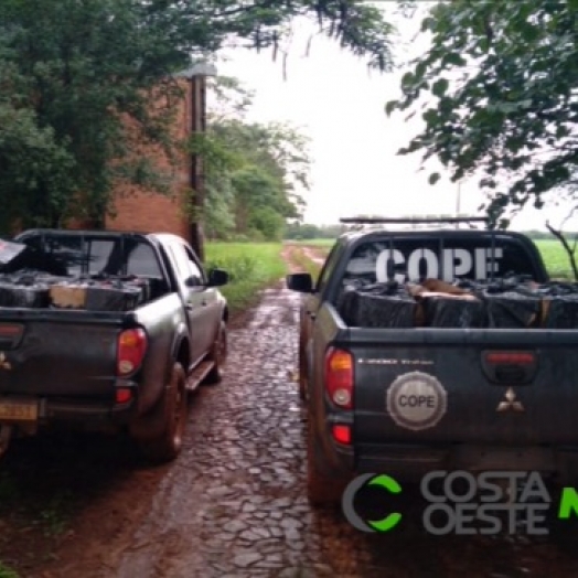 Policiais prendem uma pessoa em flagrante com cigarros contrabandeados em Itaipulândia