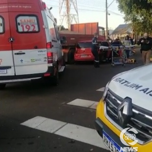 Policial militar fica ferida em acidente no centro de Santa Helena