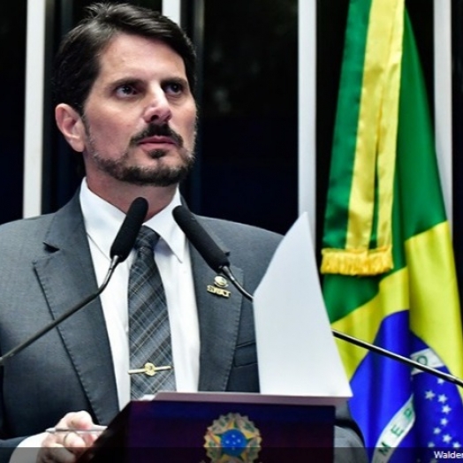Por ordem de Moraes, Marcos do Val vai usar tornozeleira eletrônica