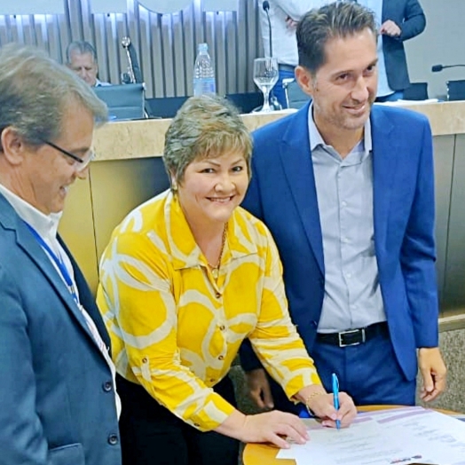 Prefeita Cleide Prates é eleita a 2ª Vice-Presidente da AMOP