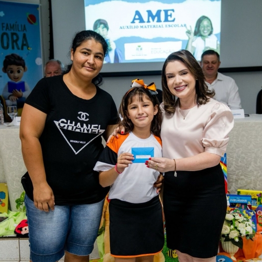 Prefeita Karla Galende lança a 2ª edição do material Card