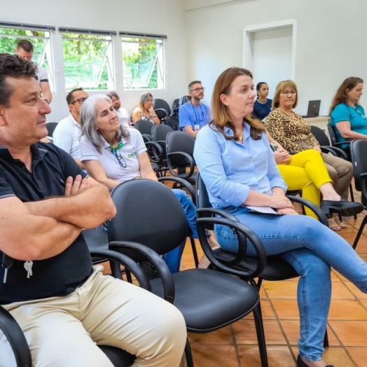 Prefeito de Santa Helena participa de Fórum Regional de Turismo Náutico
