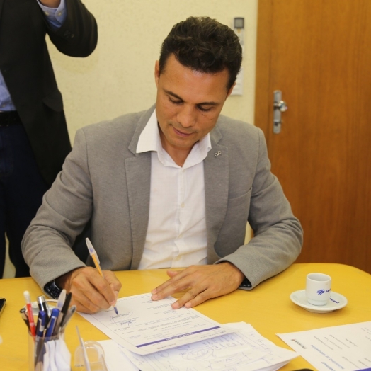 Prefeito França assina ordem de serviço para mais de 29 milhões em ampliação do sistema de abastecimento de água