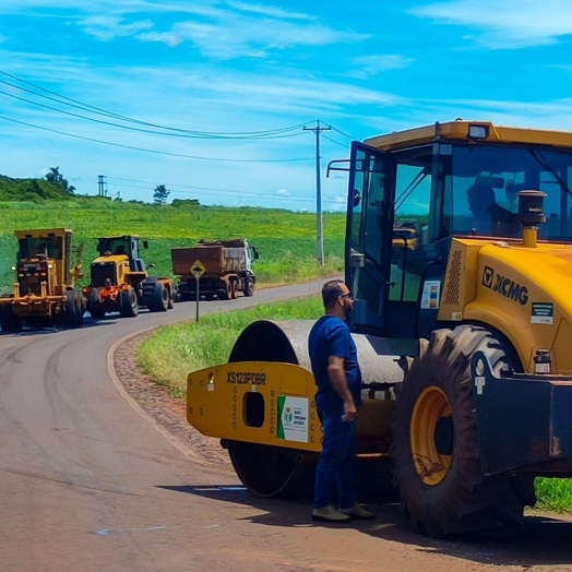 Prefeitura de Santa Terezinha de Itaipu  inicia operação tapa-buraco na comunidade do Barro Branco