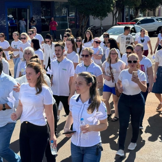 Prefeitura e Conselho da Mulher promovem caminhada em Santa Helena pelo fim da violência contra as mulheres