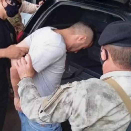 Preso no Paraguai, “Bonitão do PCC” foi entregue à PF na Ponte da Amizade