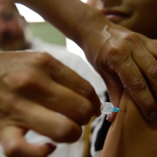Prevenível por vacina, HPV é a infecção mais associada ao câncer