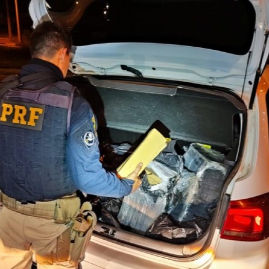PRF apreende 100 quilos de maconha com adolescente na região Oeste