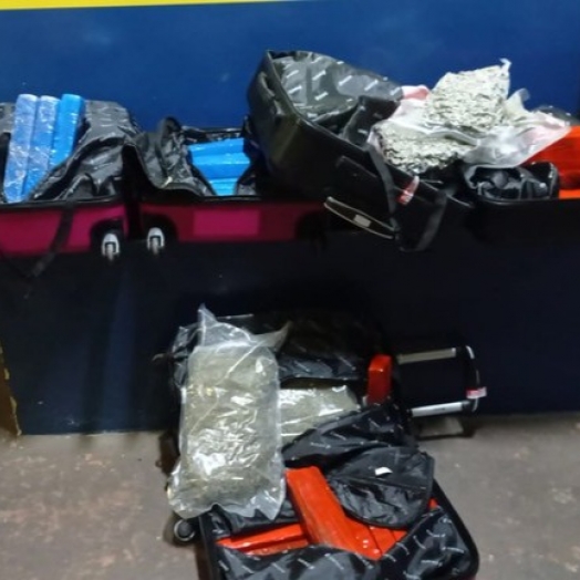 PRF apreende armas, drogas e cigarros contrabandeados no final de semana