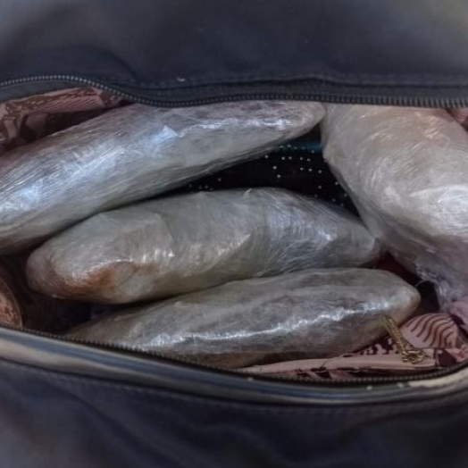 PRF apreende maconha na BR-277