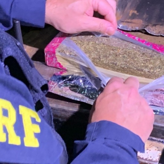 PRF apreende mais de 200kg de maconha em fiscalização de rotina na BR-277