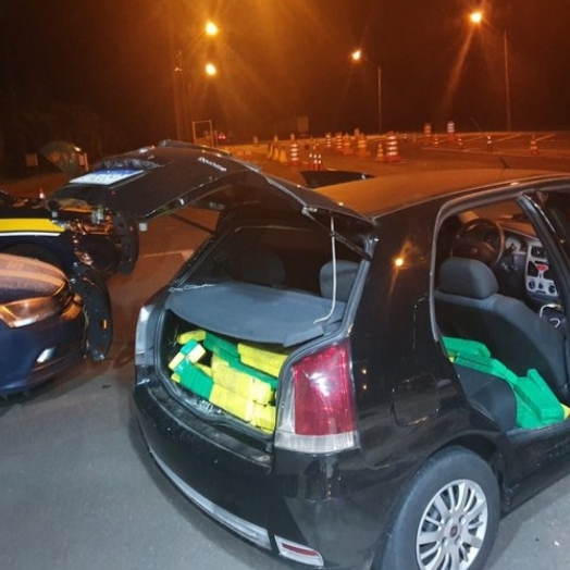 PRF apreende quase 1,5 tonelada de drogas no Paraná