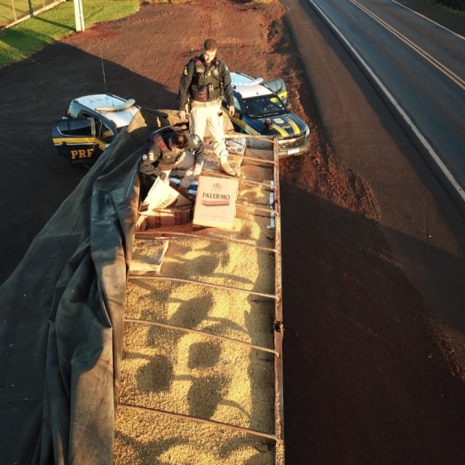 PRF apreende R$ 3 milhões em cigarros contrabandeados na região Oeste