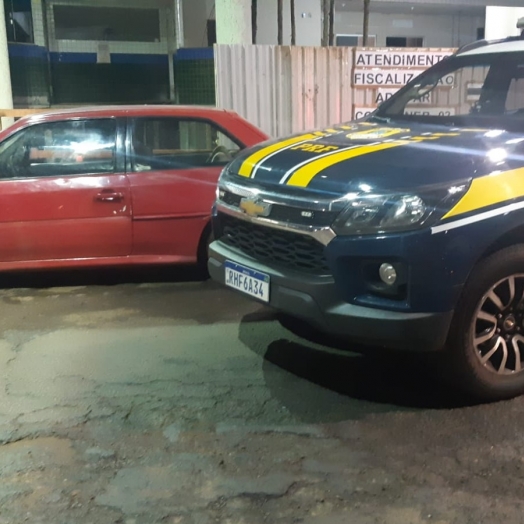 PRF em Guaíra recupera veículo roubado no Rio de Janeiro