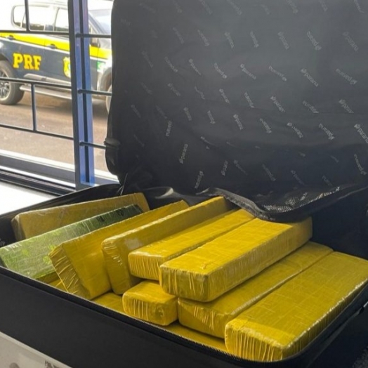 PRF encontra maconha em bagagem durante fiscalização em ônibus