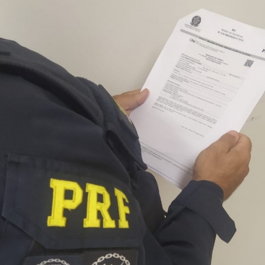 PRF prende fugitivo do sistema prisional, após usar documento falso durante abordagem, em Santa Tereza do Oeste
