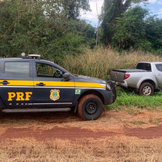 PRF recupera quatro veículos e uma arma de fogo em Guaíra em menos de 24 horas